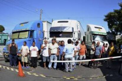 Sin embargo, manifestó que ha ofrecido un diálogo a los empresarios para buscar una solución y anunció que ha pedido el apoyo del Ministerio de Gobernación para terminar los bloqueos en las carreteras. EFE/Archivo