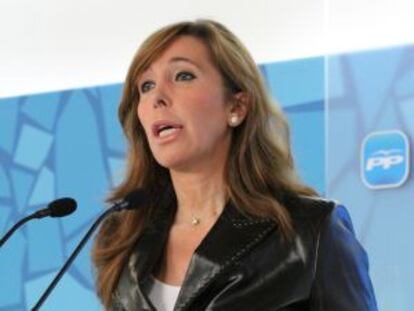 Alicia Sánchez-Camacho, presidenta del PP, en rueda de prensa.