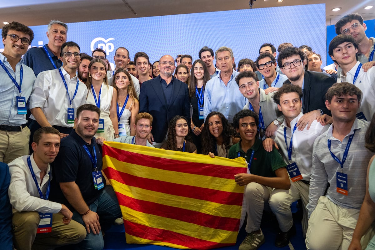 Feijóo apela en Barcelona a dejar atrás el ‘procés’: “Como la mayoría de los catalanes, nosotros también queremos pasar página”