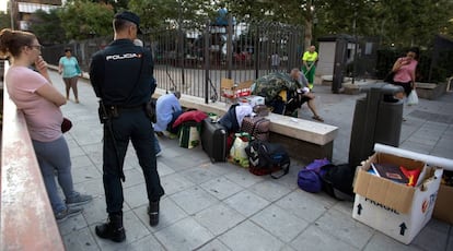 Desalojo del Hogar Social en la calle Príncipe de Vergara.