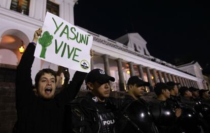 Protesta en Quito contra la explotaci&oacute;n petrolera del Yasun&iacute;. 