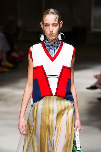 desfile prada primavera verano 2016