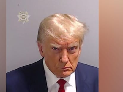 Donald Trump, en una imagen proporcionada por la prisión del condado de Fulton.