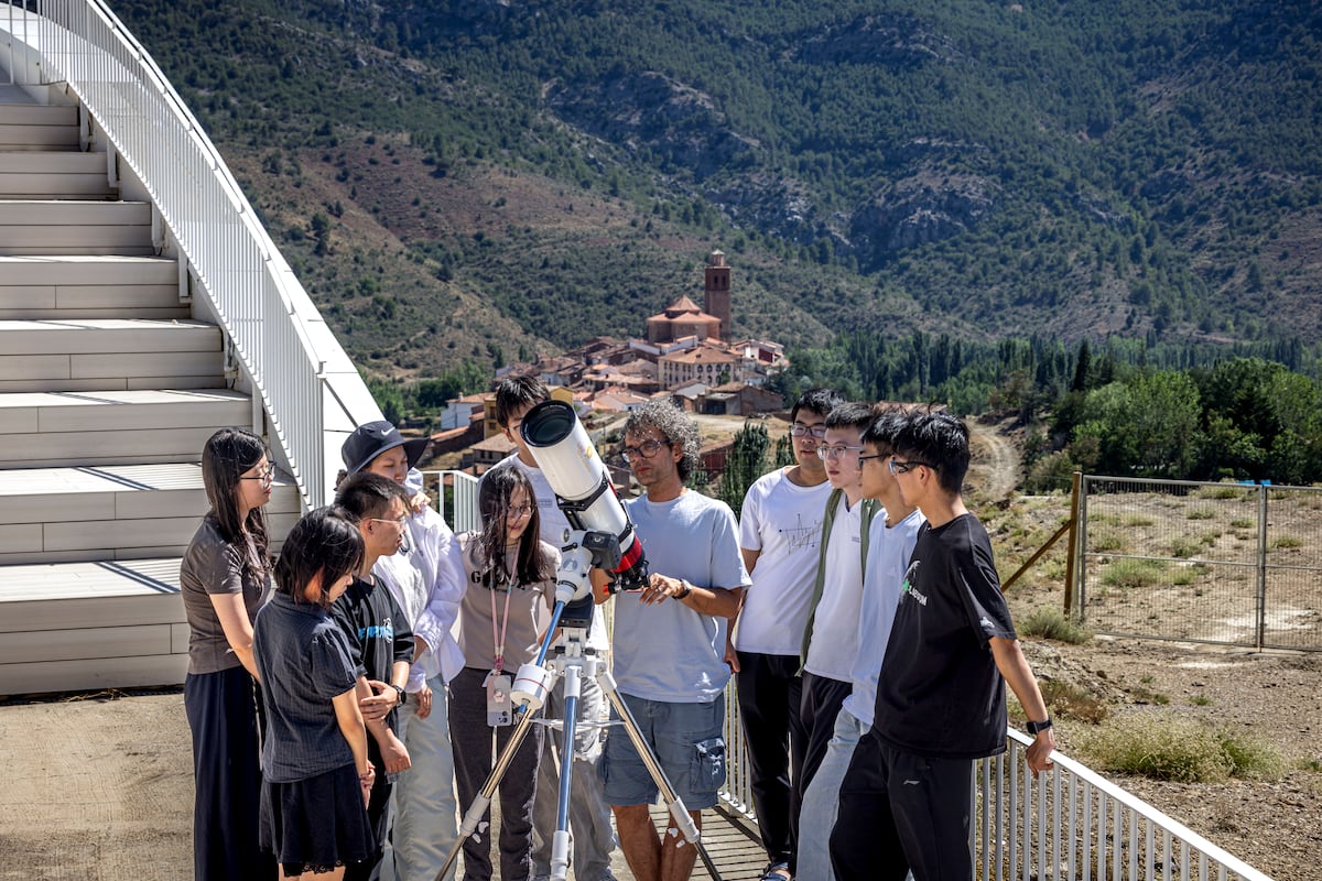 Arcos de las Salinas, el pueblo turolense que teme desbordarse de turistas por el eclipse: “Vamos a morir de éxito”
