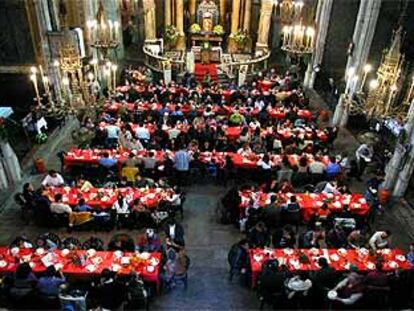 Comedor de pobres en Barcelona en Navidad