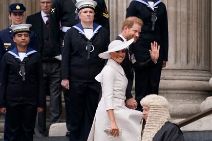 Los duques de Sussex, a su entrada en la catedral de San Pablo, en Londres.