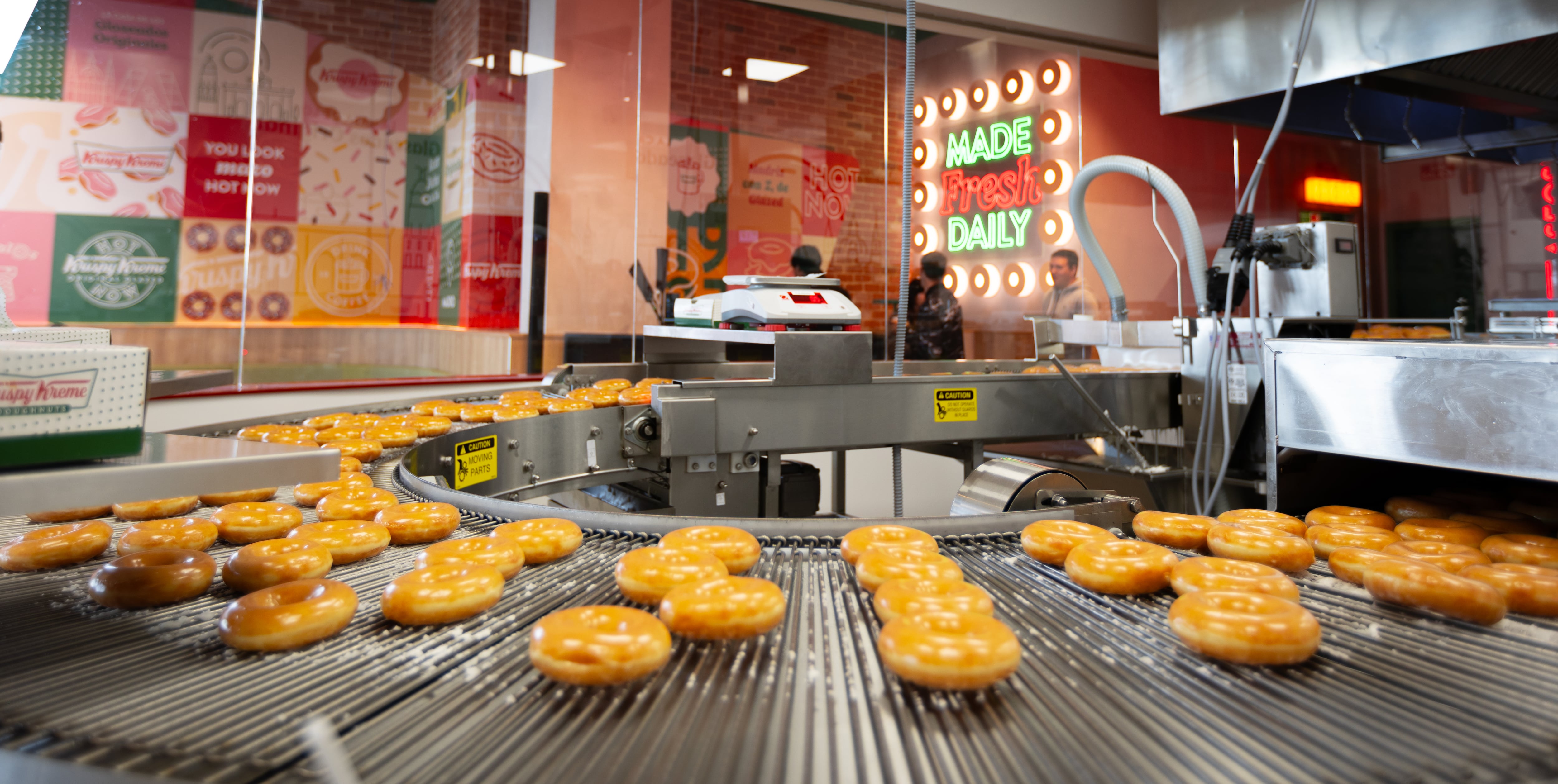 Krispy Kreme, el dónut viral, acelera en España con cuatro aperturas en Madrid y el objetivo de llegar a Barcelona este año