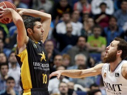Carles Bivià, ante Sergio Rodríguez.