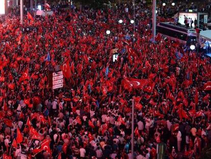 Manifestaci&oacute;n de rechazo el golpe de Estado que trat&oacute; de derrocar a Recep Tayyip Erdogan.