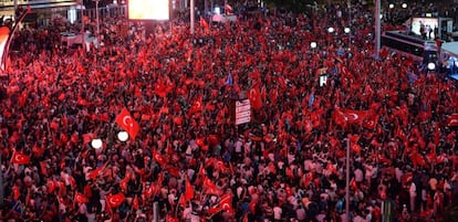 Manifestación de rechazo el golpe de Estado que trató de derrocar a Recep Tayyip Erdogan.