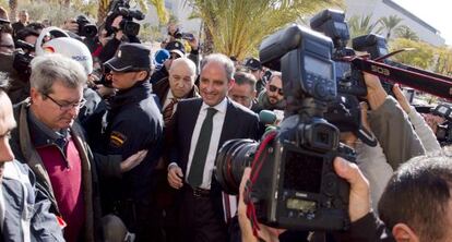Francisco Camps llega a la universidad Miguel Hernández antes de su doctorado