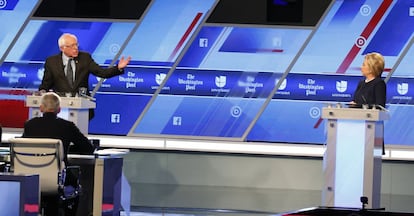 Los candidatos demócratas durante el debate.