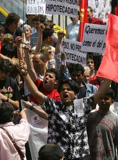 Extranjeros en la marcha del Primero de Mayo de 2005.