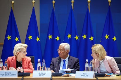 La presidenta de la Comisión, Ursula von der Leyen; el presidente del Consejo, Antonio Costa, y la Alta Representante Exterior, Kaja Kallas, en la reunión especial de Defensa, el pasado 6 de marzo en Bruselas.