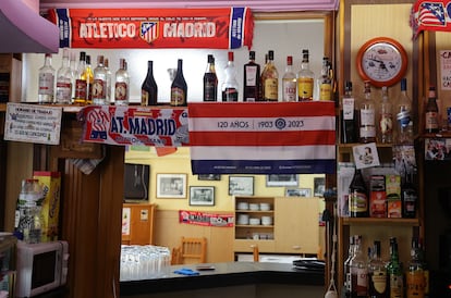 Interior del bar.