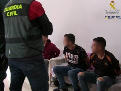 Tres de los detenidos por la Guardia Civil por asaltar viviedas de lujo.