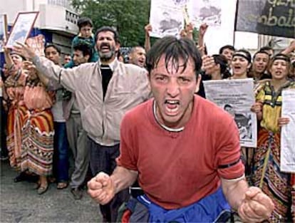 <font size="2"><b>500.000 bereberes protestan contra la represión en Argelia</b></font> (Foto: REUTERS)
