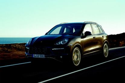 El nuevo Cayenne es algo más grande, pero tiene una línea más estilizada. El interior se inspira en el del Panamera.