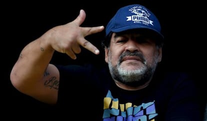 Maradona, en la Bombonera viendo el partido entre Boca y Quilmes 