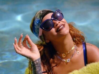 Tortura, segrest i nus: Rihanna la torna a fer grossa
