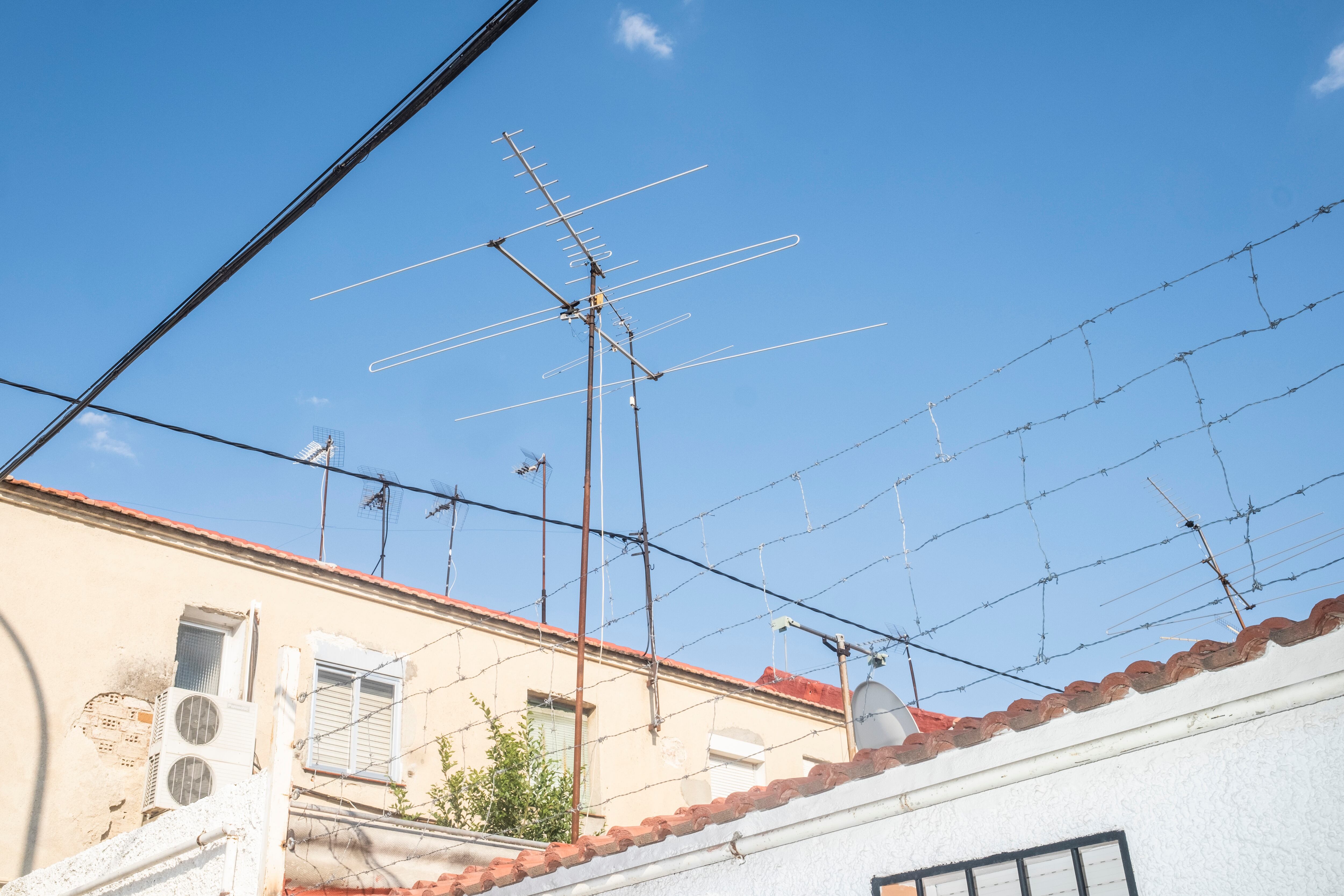 Antenas de teléfono en  la colonia Lucero.