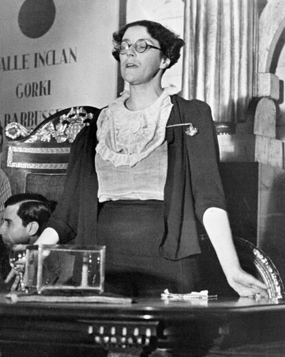 Sylvia Townsend Warner en el II Congreso Internacional de Escritores para la Defensa de la Cultura, en Valencia en 1937.