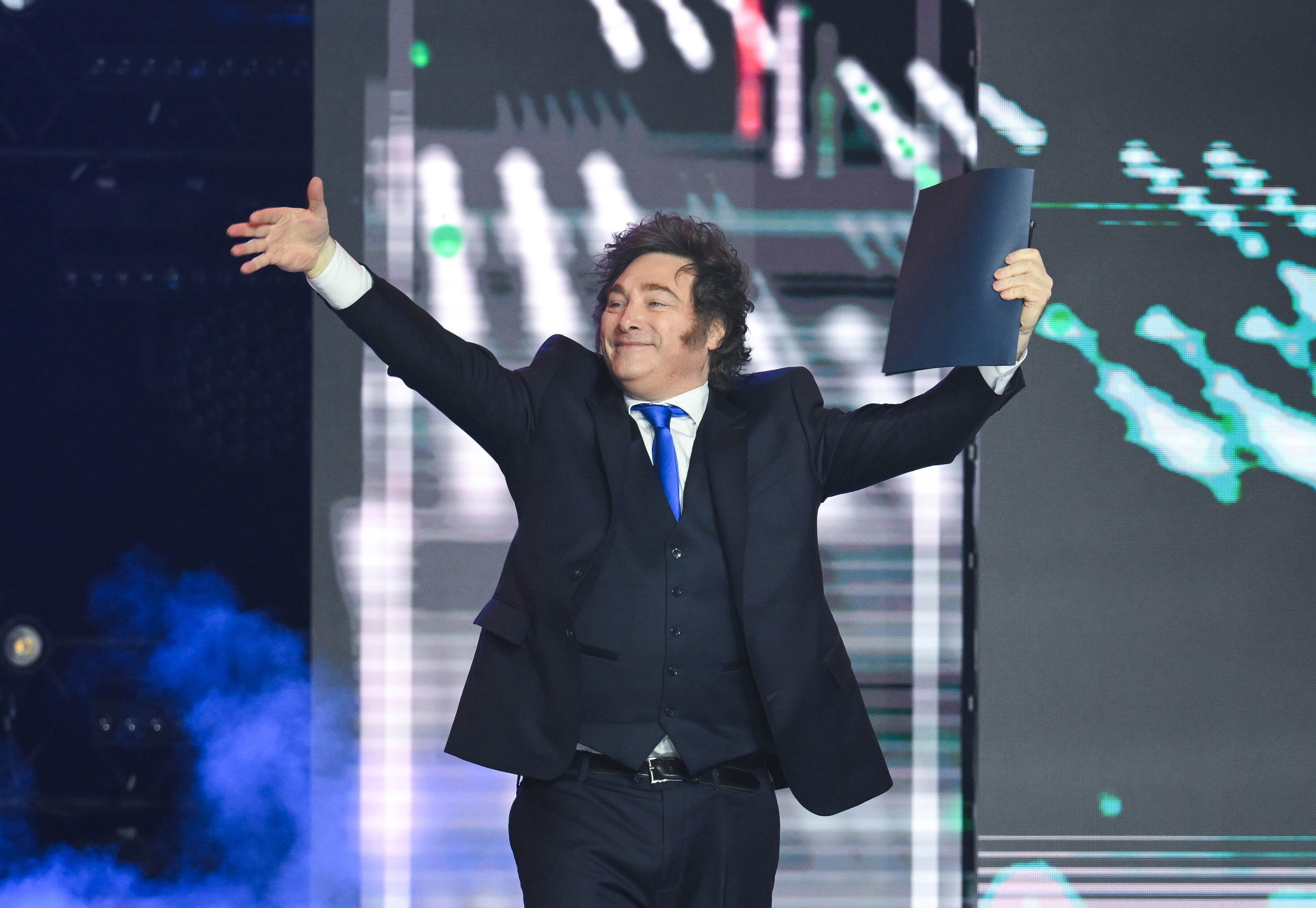 Los indultos, un límite a la batalla cultural de Milei