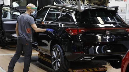 Trabajador de Seat en la planta de Martorell (Barcelona).