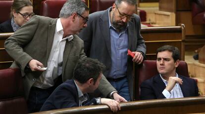 Jose Manuel Villegas, Guillermo Díaz, Juan Carlos Girauta y Albert Rivera, en el Congreso.