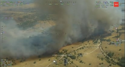 Captura de video del incendio forestal de este lunes en la localidad madrileña de Colmenar Viejo.