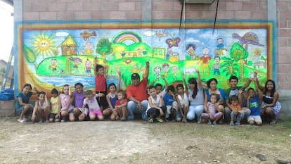 Mural infantil en cooperativa hondureña Covimarl.