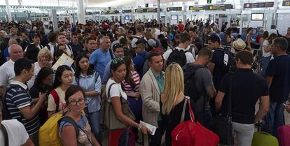 Pasajeros en el aeropuerto de El Prat