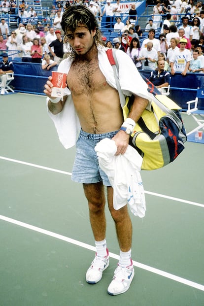 Este look, que para muchos sería la combinación piscinera perfecta, fue captado por los fotógrafos durante el Open de Estados Unidos de 1989.
