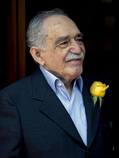 Gabriel García Márquez celebra seu aniversário de 87 anos com os jornalistas na porta de sua casa do México, em 6 de março de 2014.