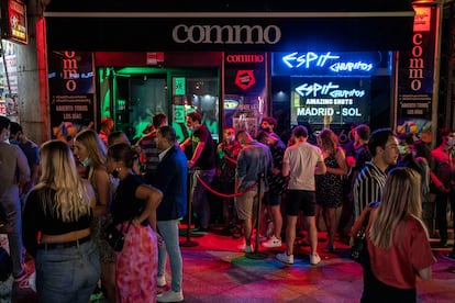 Un bar del centro de Madrid el 26 de junio, la primera semana que se reabrió el ocio nocturno.