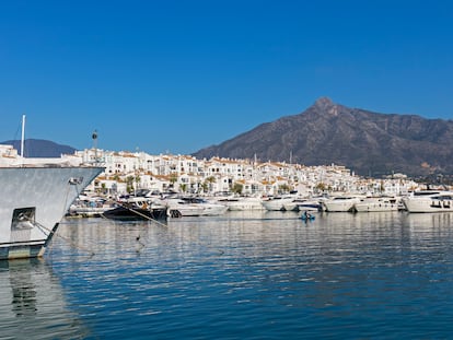 Vista de Marbella desde Puerto Banús.