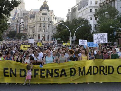 Cabecera de la manifestación en defensa de Madrid Central, en la calle de Alcalá, este sábado.