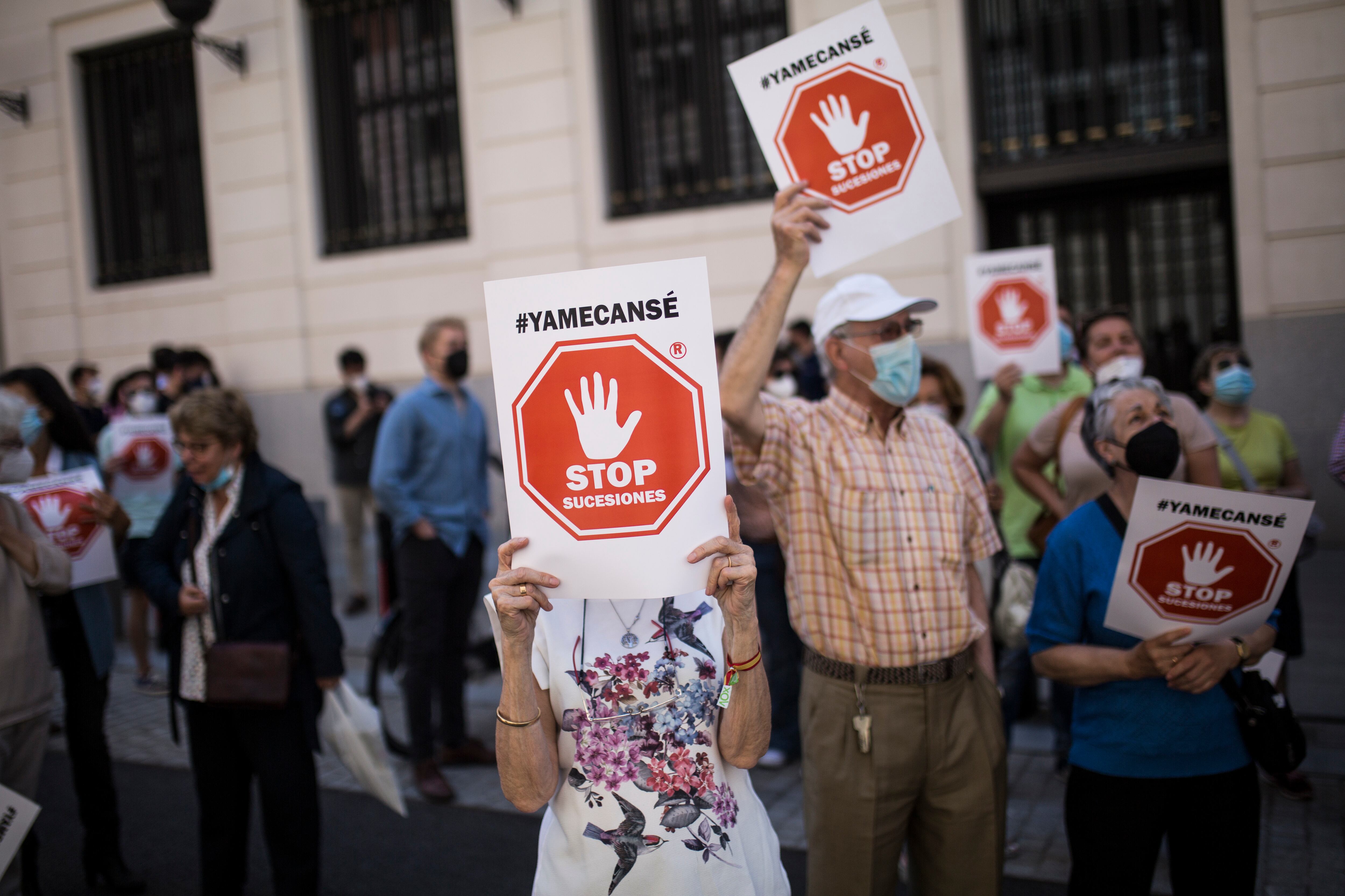 Lo que esconde Ayuso cuando baja impuestos en defensa de sobrinos, hermanos y tíos