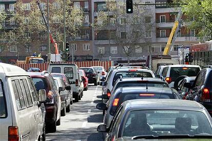 Retenciones de tráfico en la glorieta de Embajadores esta misma semana.