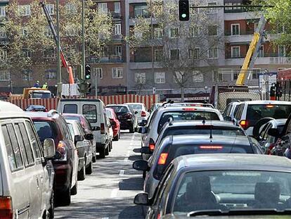 Retenciones de tráfico en la glorieta de Embajadores esta misma semana.