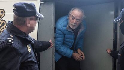 El empresario Tolo Cursach, a su llegada en un furgón policial a los juzgados de Palma en marzo de 2018.