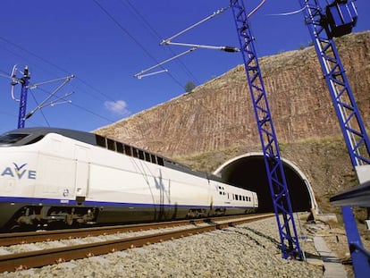 El Gobierno augura que los billetes de AVE se situarán entre 25 y 30 euros