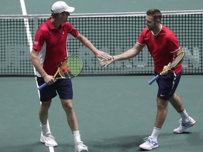 Sam Querrey y Jack Sock, durante el partido ante Bolelli y Fognini. 