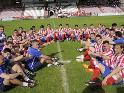 Plantilla del Lugo al completo, la pasada semana, en el Ángel Carro. / XOSÉ MARRA