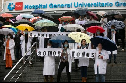 Concentración de médicos y personal sanitario, el 12 de diciembre, en la puerta del Hospital Gregorio Marañón de Madrid.