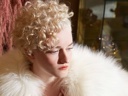 La actriz Julia Garner, imagen de las nuevas fragancias de Gucci Beauty.