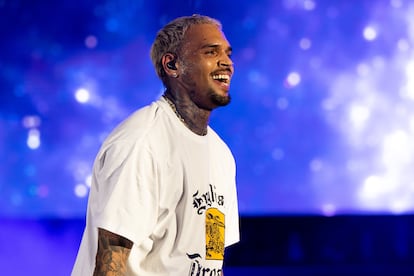 Chris Brown durante una actuación en Los Ángeles, el 17 de diciembre de 2022.