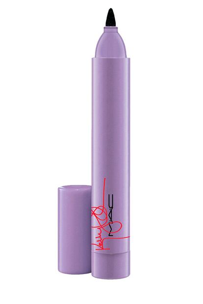 'Penultimate Jumbo Eyeliner' de la colección limitada de Kelly Osbourne para MAC (17 euros). Está pensado para crear líneas gruesas pero también se puede utilizar para delineados sutiles.