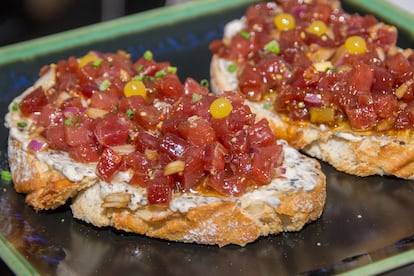 Tosta de atún trufado, de La Tasca (Barbate). Imagen proporcionada por el establecimiento.