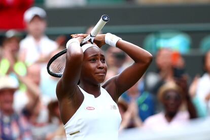 La tenista Cori 'Coco' Gauff, de 15 años, muestra su sorpresa tras derrotar a la pentacampeona de Wimbledon Venus Williams, de 39, en Londres (Reino Unido), el 1 de julio de 2019. “Realmente no sé cómo sentirme, esta es la primera vez que lloro después de un partido, después de ganar”, dijo Gauff, mientras explicó que las hermanas Williams habían sido la inspiración para su carrera como tenista.